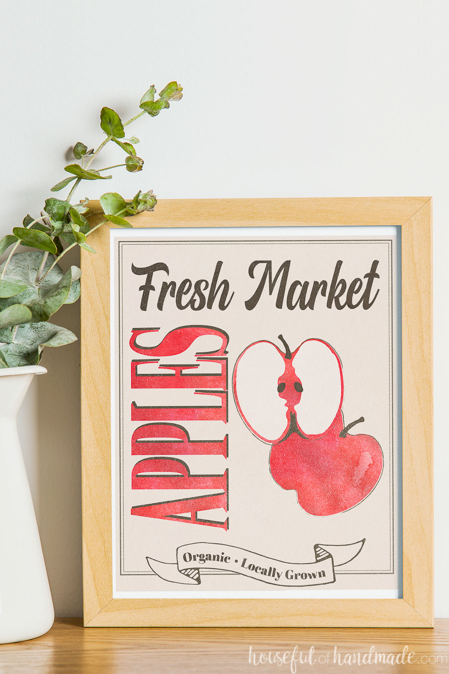 Fall printable art with Farmers Market Apple sign on it. 
