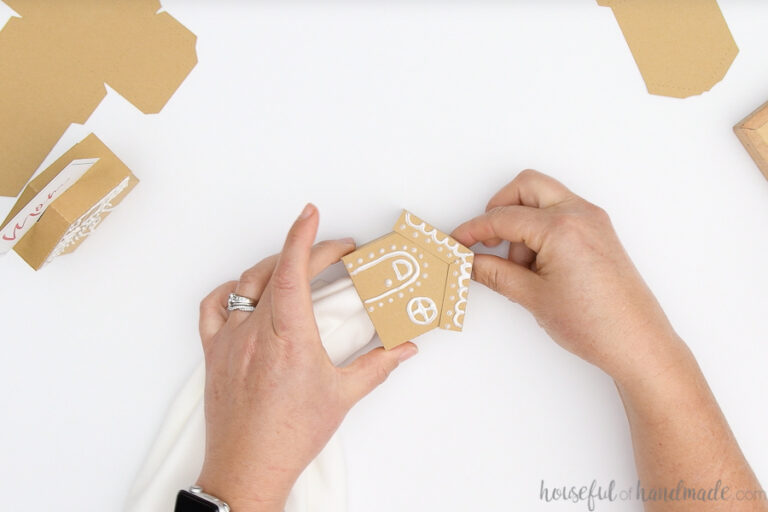 Gingerbread House Napkin Rings & Place Card Holders {7 Days of Paper