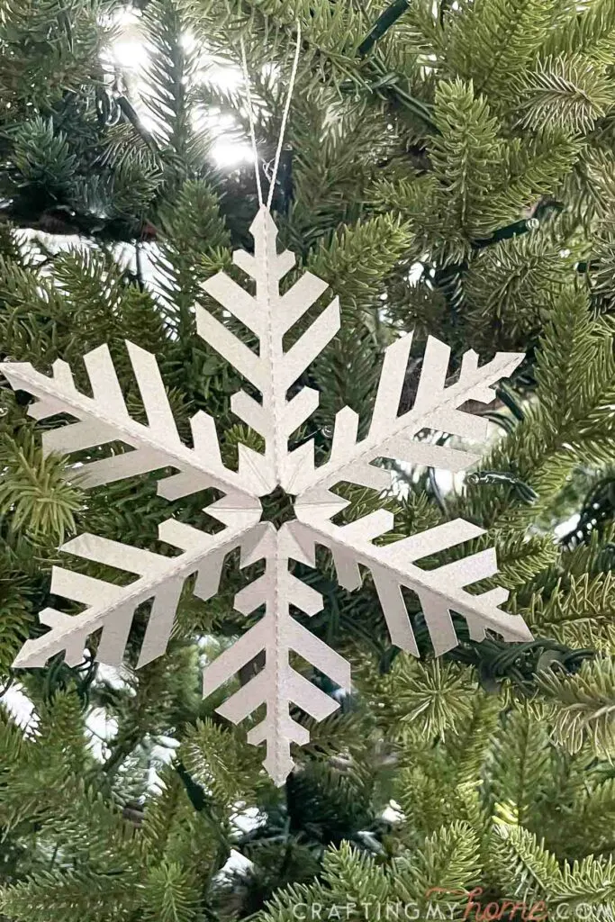 SNOWFLAKE CHRISTMAS TREE Crafts Mad in Crafts
